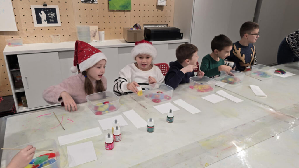 „Marmuriniai atvirukai. Ebru dirbtuvės“