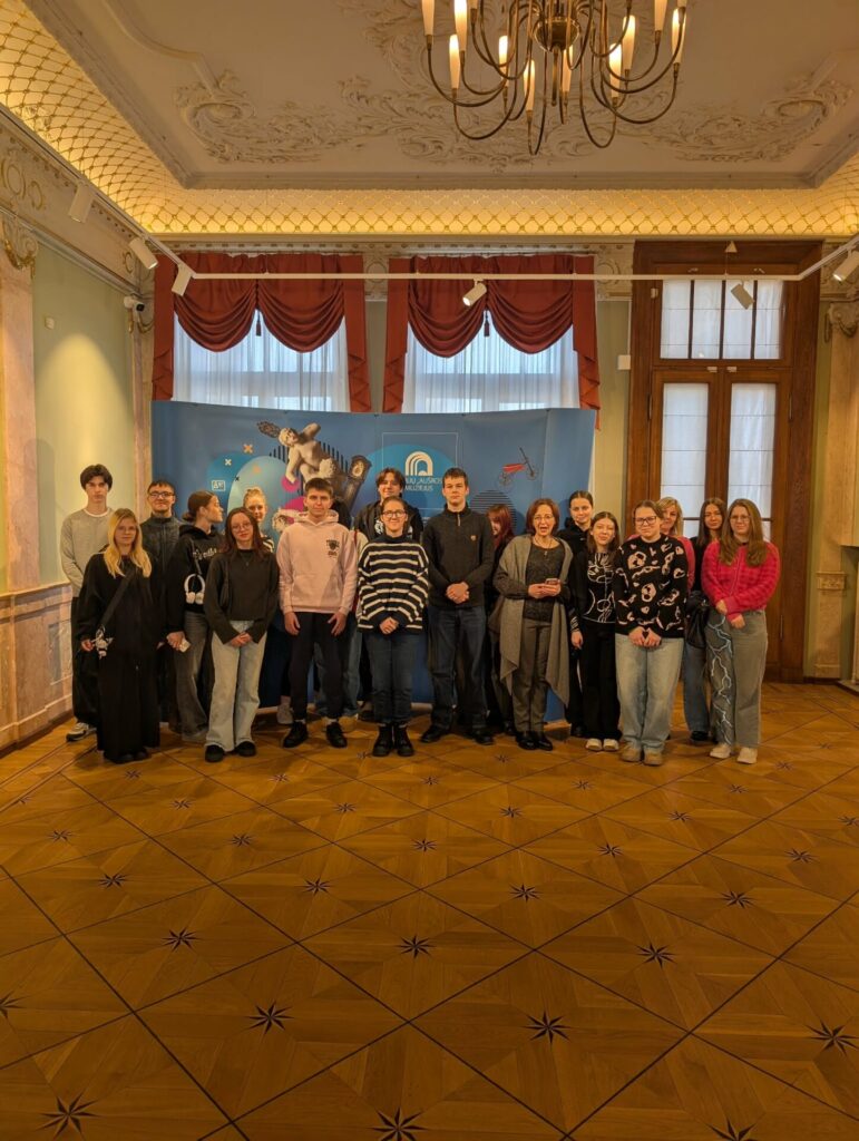 Istorijos pamoka Chaimo Frenkelio viloje